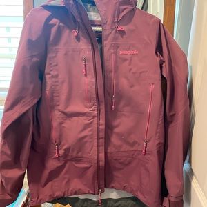 Womens Patagonia shell size medium